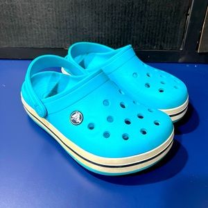 Kids crocs blue size 2